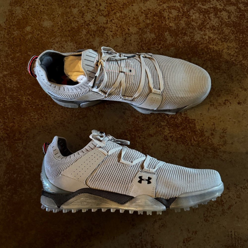 Under Armour HOVR Tour Spikeless Golf Shoe